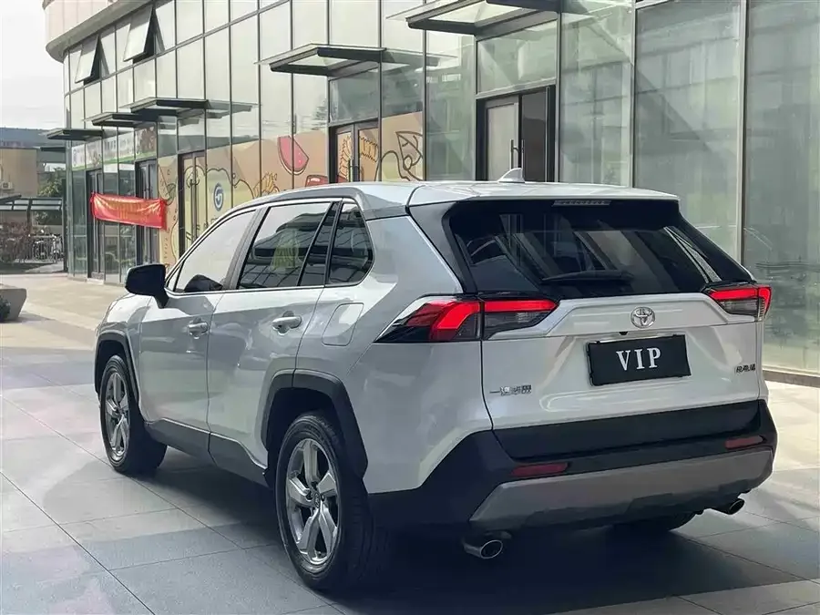 Toyota RAV4 RAV4 Rongfang 2021 2.0L CVT 2WD Fashion PLUS Edition 2022 — миниатюра 3