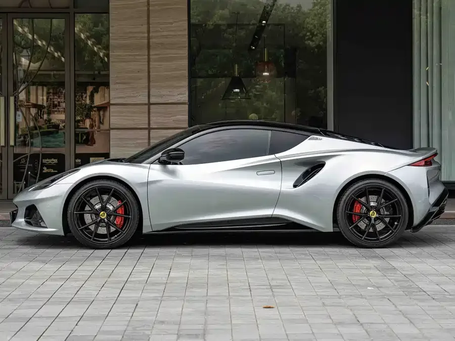 Lotus EMIRA EMIRA 2021 2.0T DCT First Edition 2024 — миниатюра 2