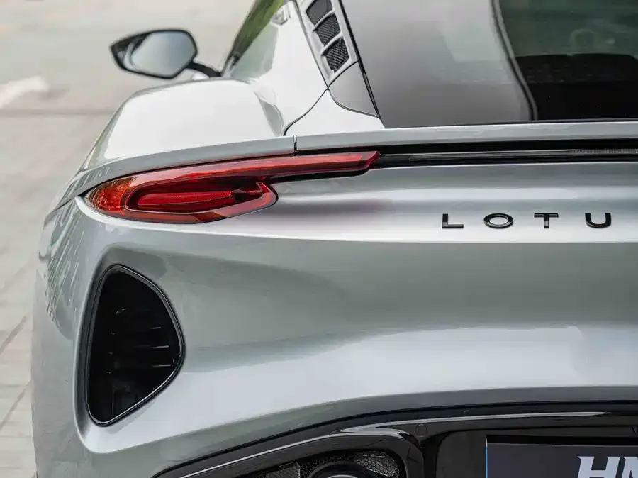 Lotus EMIRA EMIRA 2021 2.0T DCT First Edition 2024 — миниатюра 3