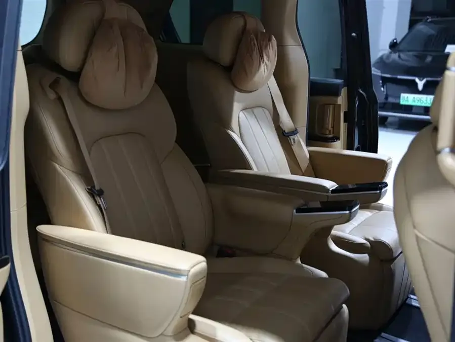 Voyah Lantu Dreamer 2025 Lantu Dreamer PHEV 4WD Premium Kunpeng Edition 2024 — миниатюра 5