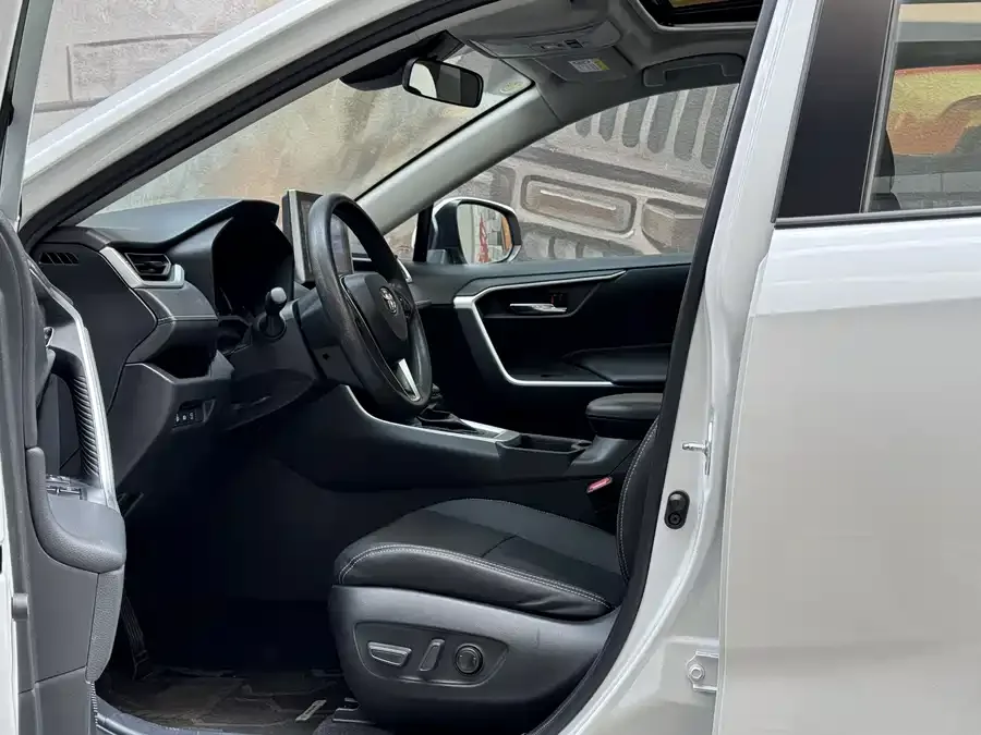 Toyota RAV4 RAV4 Rongfang 2022 Dual Engine 2.5L E-CVT Two-Wheel Drive Elite Edition 2023 — миниатюра 3