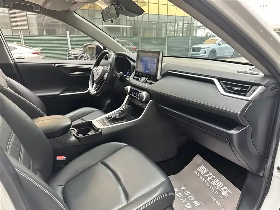Toyota RAV4 RAV4 Rongfang 2021 facelift dual-engine 2.5L E-CVT four-wheel drive elite PLUS version 2022 — миниатюра 4