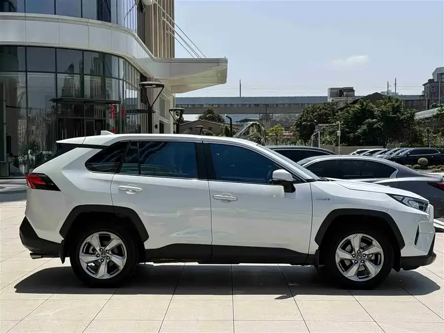 Toyota RAV4 RAV4 Rongfang 2022 Dual Engine 2.5L E-CVT Two-Wheel Drive Elite Edition 2022 — миниатюра 3