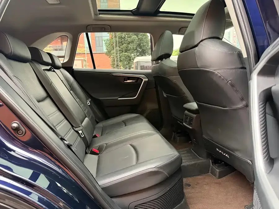Toyota RAV4 RAV4 Rongfang 2023 Dual Engine 2.5L E-CVT 2WD Elite Plus Edition 2023 — миниатюра 4