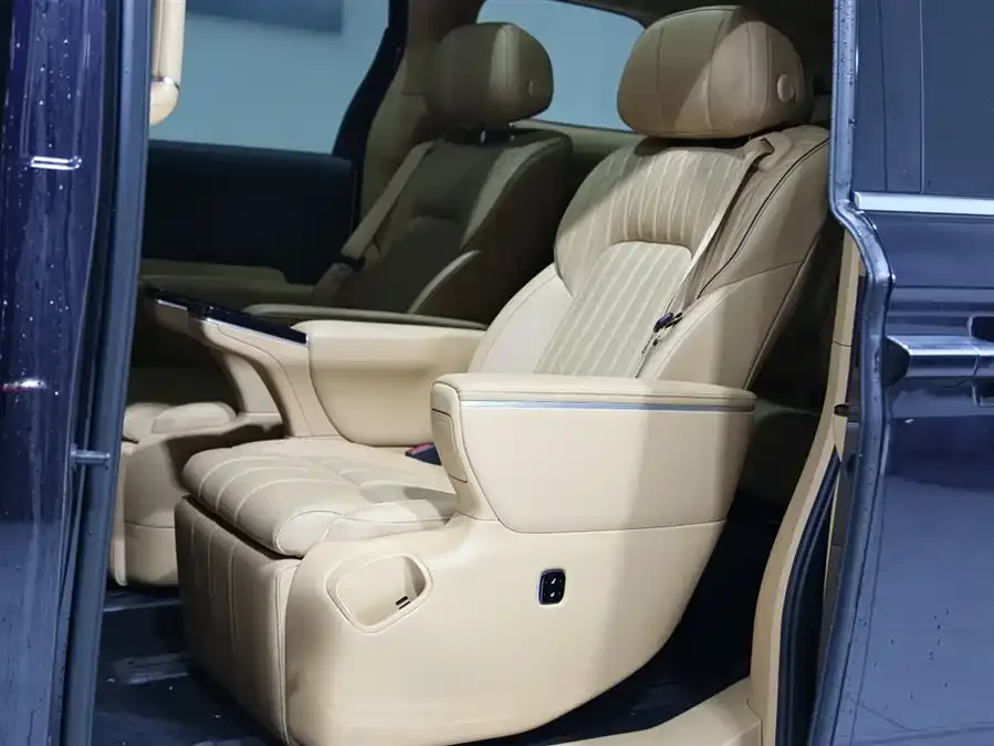Voyah Lantu Dreamer Lantu Dreamer 2025 PHEV 4WD Flagship Kunpeng Edition 2024 — миниатюра 4