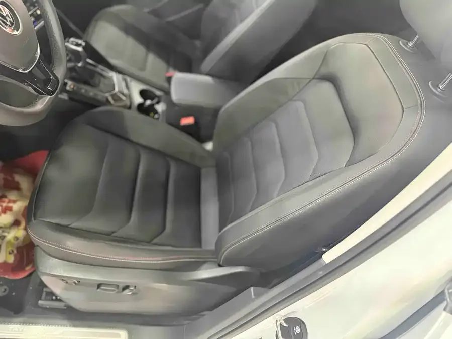 Volkswagen Tayron Tanyue 2021 330TSI 2WD Luxury Smart Edition 2022 — миниатюра 3