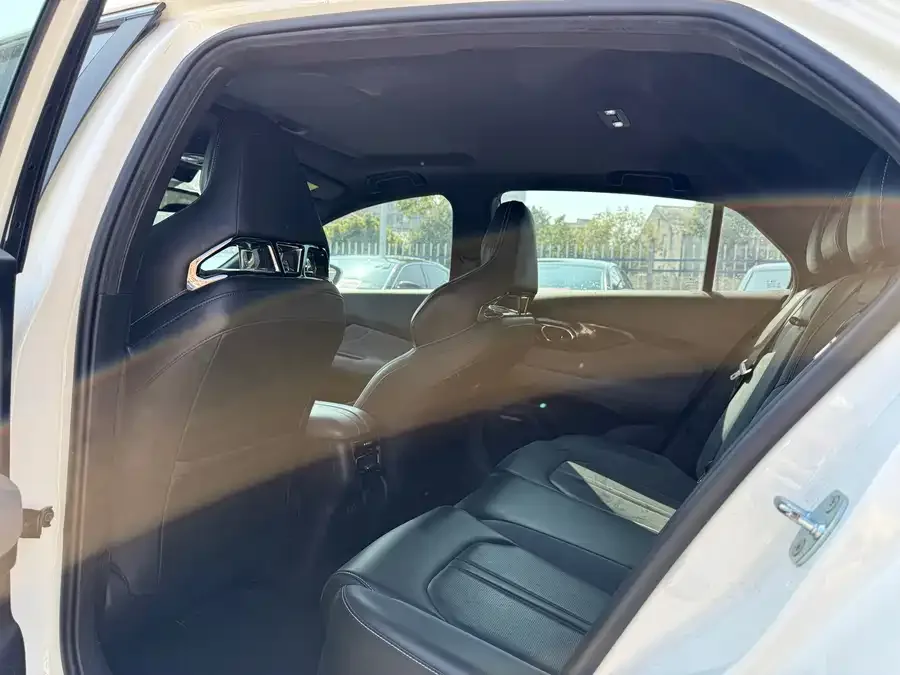 GAC Trumpchi Shadow Leopard Shadow Leopard 2023 400T Automatic R MAX 2023 — миниатюра 3