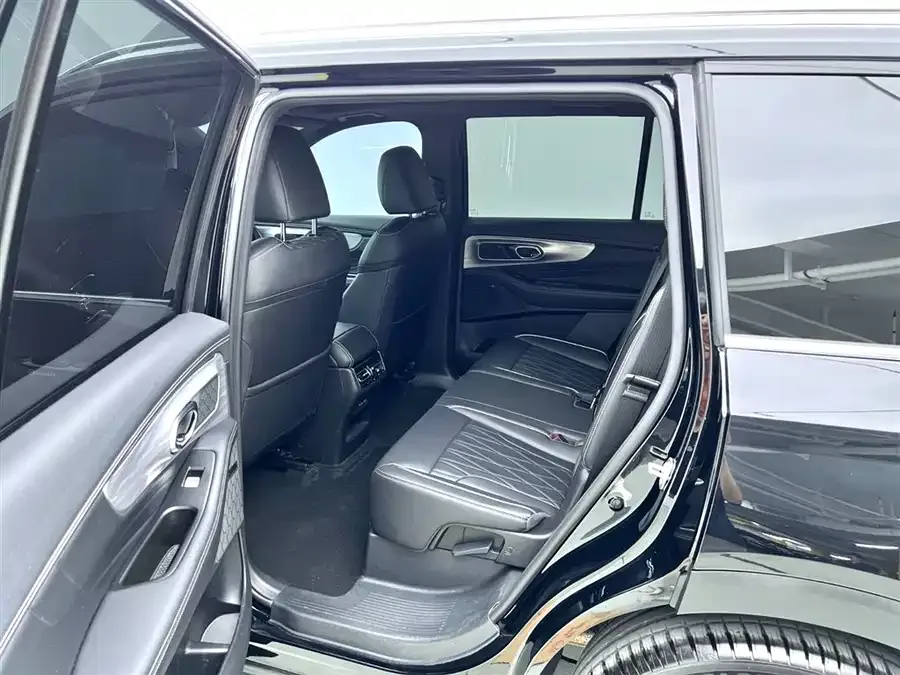 GAC Trumpchi GS8 Trumpchi GS8 2025 Pilot Series 2.0TGDI 2WD Luxury Edition 5 Seaters 2025 — миниатюра 3