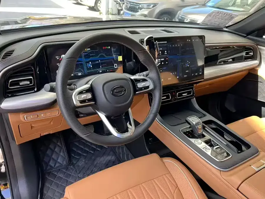 GAC Trumpchi GS8 Trumpchi GS8 2025 Pilot Series 2.0TGDI 2WD Luxury Edition 5 Seaters 2024 — миниатюра 4