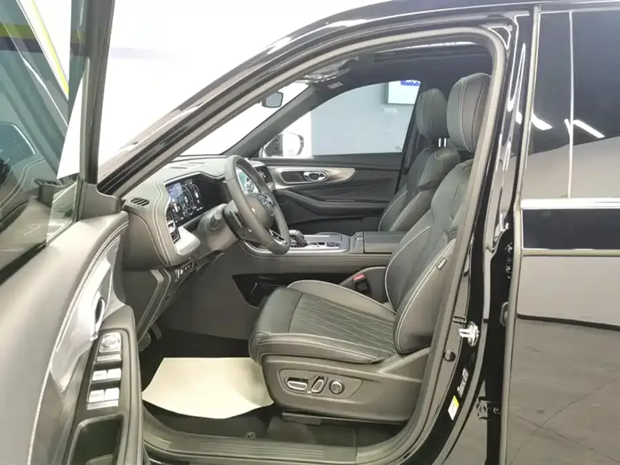 GAC Trumpchi GS8 Trumpchi GS8 2024 Navigator Series 2.0TGDI 2WD Luxury Intelligent Connected Edition 7-Seater 2024 — миниатюра 3