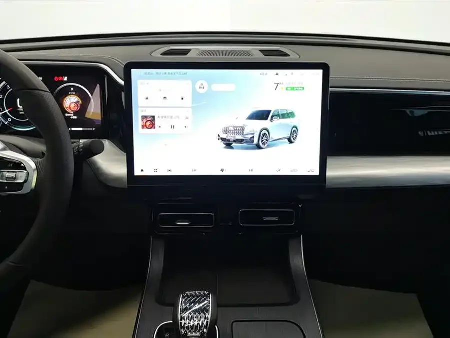 GAC Trumpchi GS8 Trumpchi GS8 2024 Navigator Series 2.0TGDI 2WD Luxury Intelligent Connected Edition 7-Seater 2024 — миниатюра 4