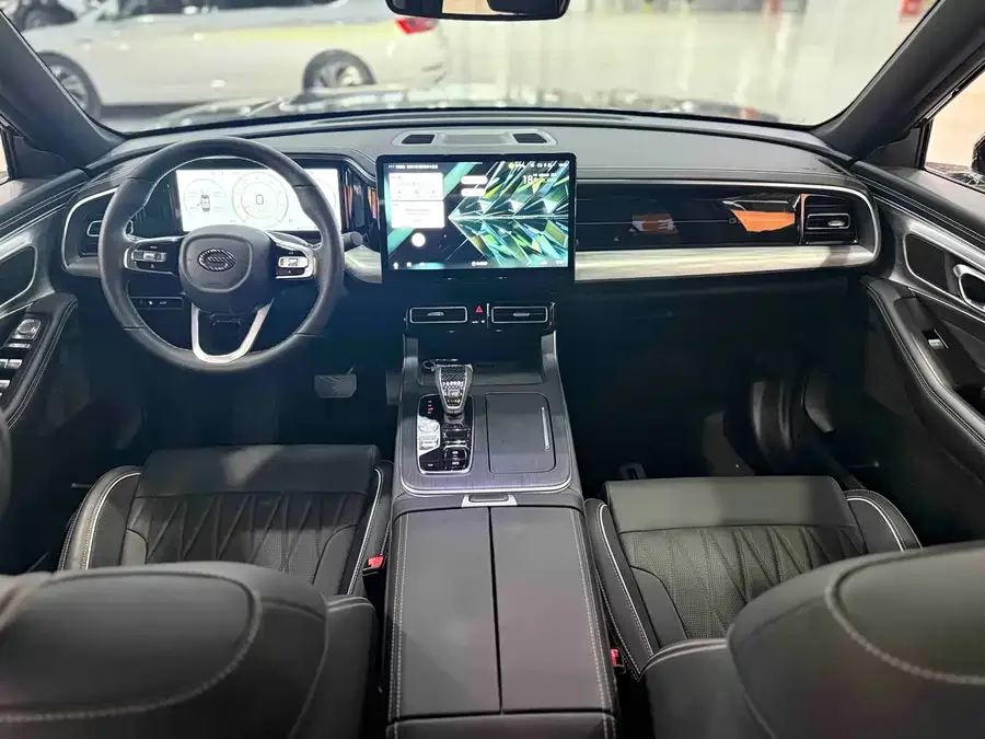 GAC Trumpchi GS8 Trumpchi GS8 2025 Pilot Series 2.0TGDI 2WD Luxury Edition 5 Seaters 2025 — миниатюра 4