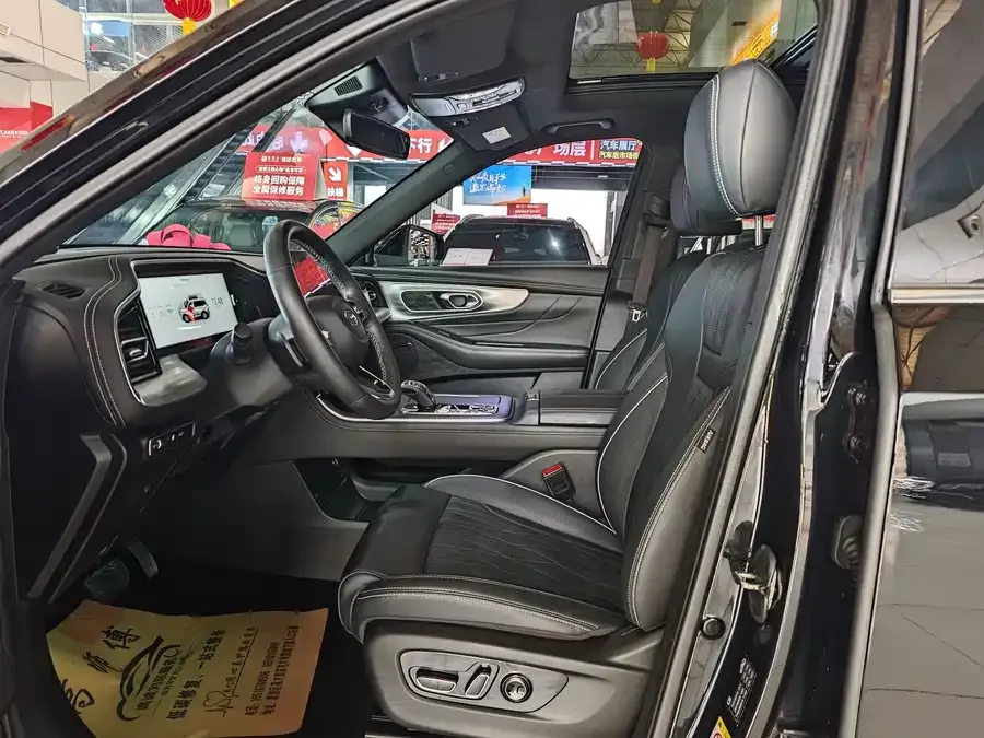 GAC Trumpchi GS8 Trumpchi GS8 2024 Navigator Series 2.0TGDI 2WD Luxury Intelligent Connected Edition 7-Seater 2024 — миниатюра 2
