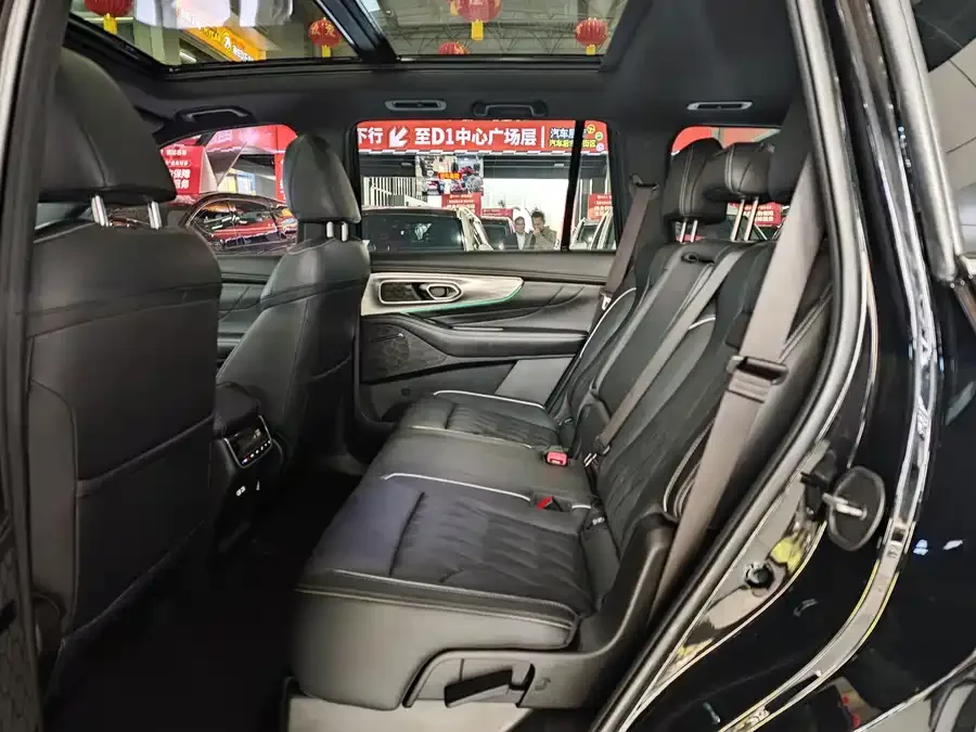 GAC Trumpchi GS8 Trumpchi GS8 2024 Navigator Series 2.0TGDI 2WD Luxury Intelligent Connected Edition 7-Seater 2024 — миниатюра 3
