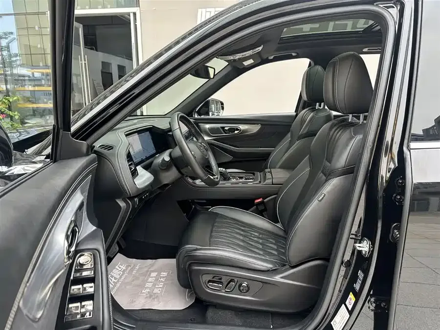 GAC Trumpchi GS8 Trumpchi GS8 2022 Dual Engine Series 2.0TM 4WD Premium Edition (7 seats) 2022 — миниатюра 3