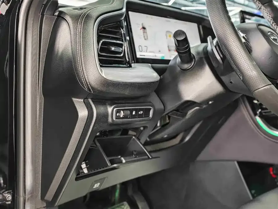GAC Trumpchi GS8 Trumpchi GS8 2024 Navigator Series 2.0TGDI 2WD Luxury Intelligent Connected Edition 7-Seater 2024 — миниатюра 5