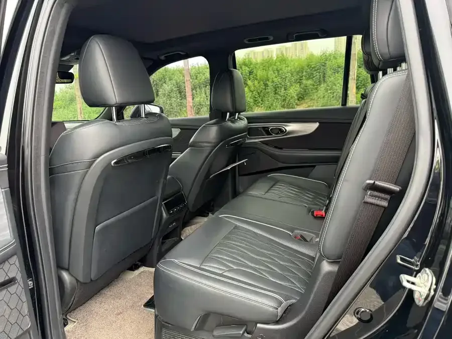 GAC Trumpchi GS8 Trumpchi GS8 2022 Dual Engine Series 2.0TM 4WD Premium Edition (7 seats) 2023 — миниатюра 2