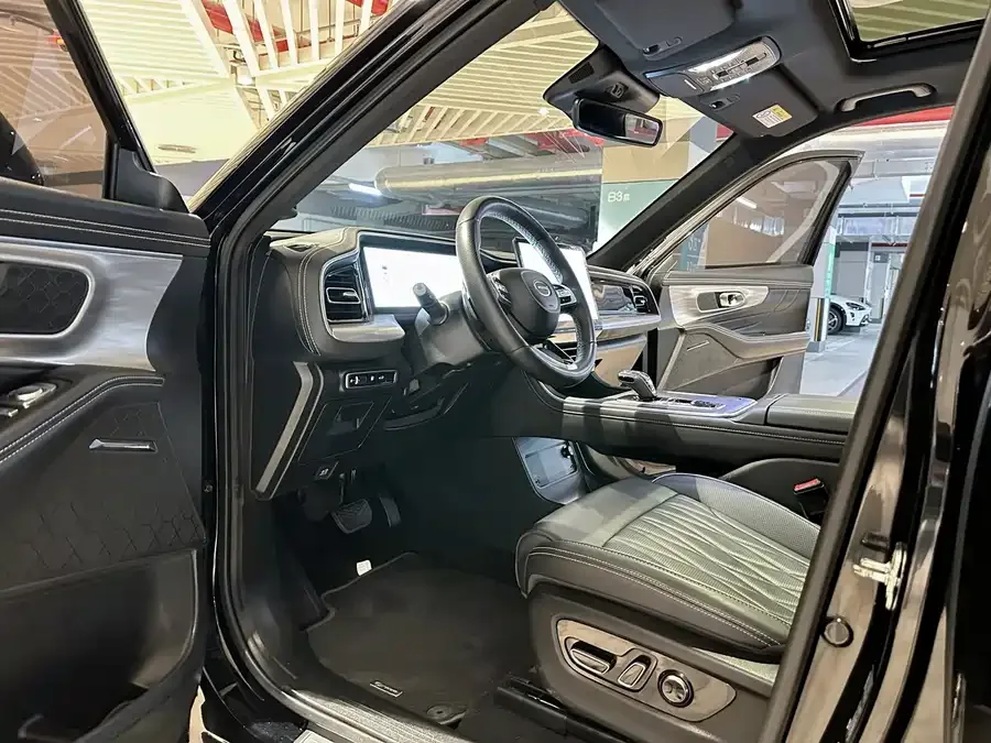 GAC Trumpchi GS8 Trumpchi GS8 2024 Navigator Series 2.0TGDI 2WD Luxury Intelligent Connected Edition 7-Seater 2024 — миниатюра 3