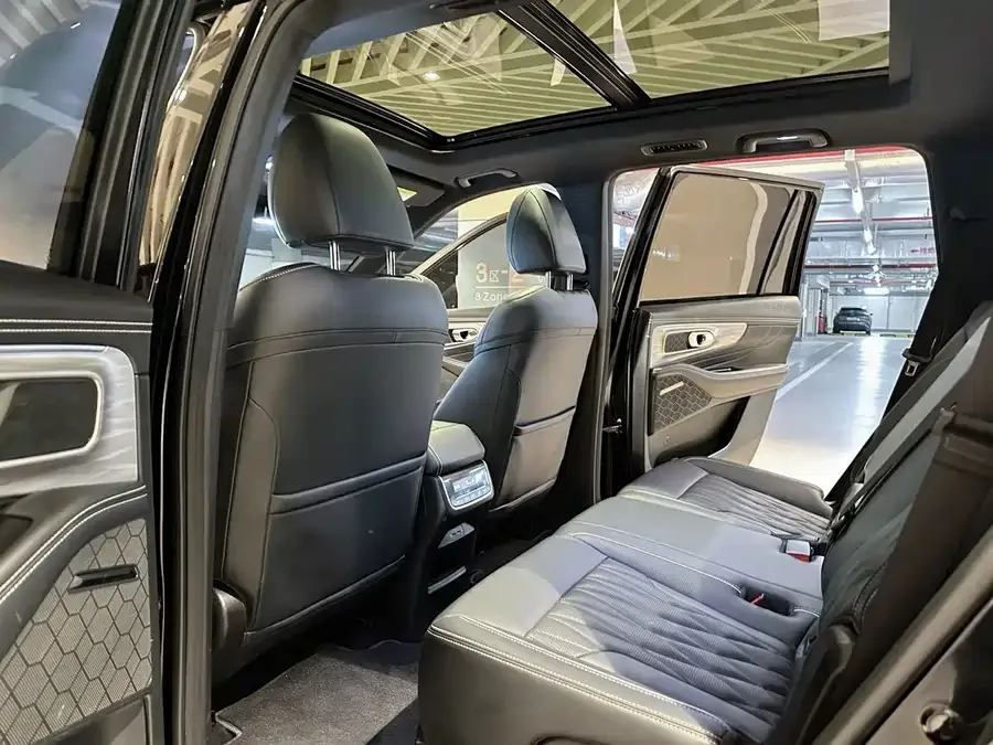 GAC Trumpchi GS8 Trumpchi GS8 2024 Navigator Series 2.0TGDI 2WD Luxury Intelligent Connected Edition 7-Seater 2024 — миниатюра 4