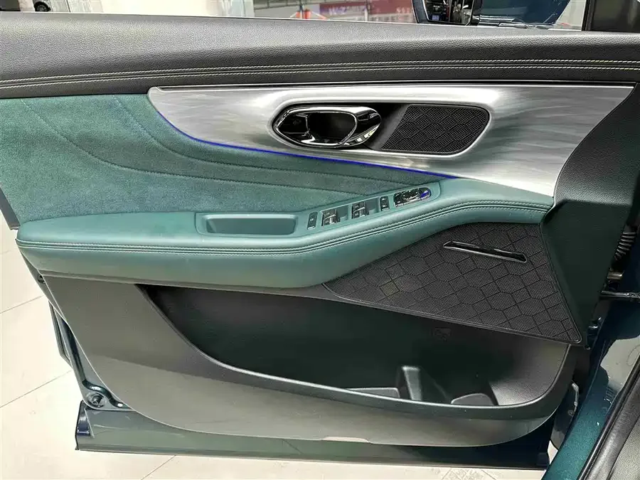 GAC Trumpchi GS8 Trumpchi GS8 2022 Dual Engine Series 2.0TM 2WD Premium Edition (6 seats) 2022 — миниатюра 4