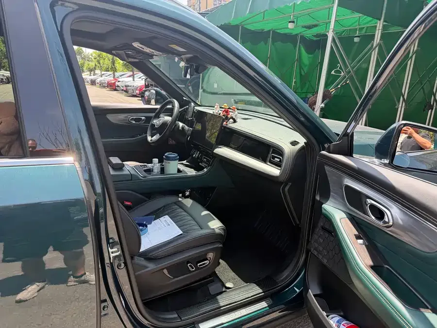 GAC Trumpchi GS8 Trumpchi GS8 2022 Pilot Series 2.0TGDI 2WD Luxury Smart Edition (7 Seaters) 2023 — миниатюра 3
