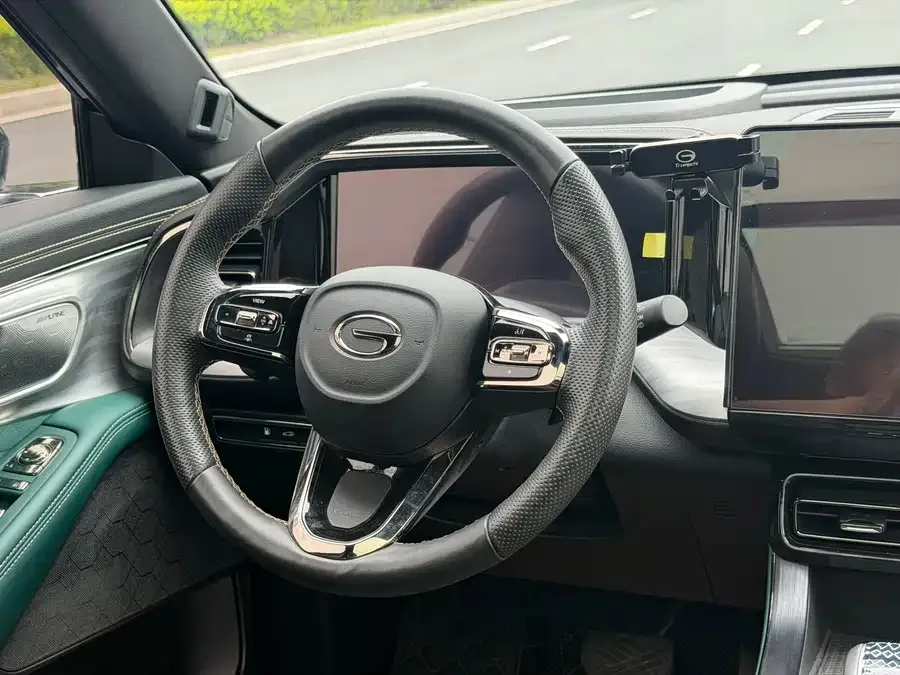 GAC Trumpchi GS8 Trumpchi GS8 2022 Pilot Series 2.0TGDI 4WD Supreme Edition (six seats) 2023 — миниатюра 4