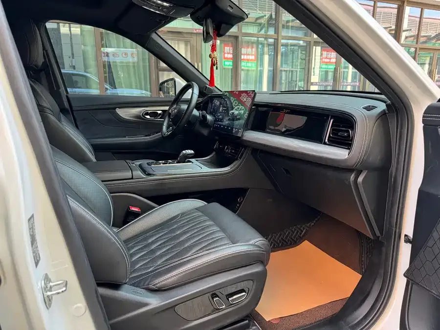 GAC Trumpchi GS8 Trumpchi GS8 2022 Dual Engine Series 2.0TM 2WD Premium Edition (7 Seaters) 2023 — миниатюра 4