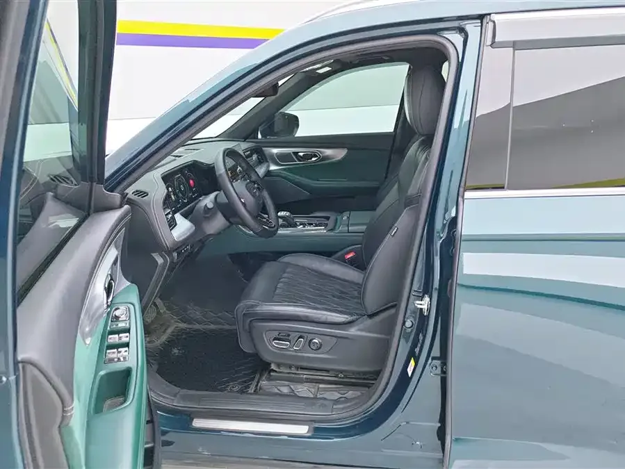 GAC Trumpchi GS8 Trumpchi GS8 2022 Dual Engine Series 2.0TM 4WD Premium Edition (7 seats) 2023 — миниатюра 3