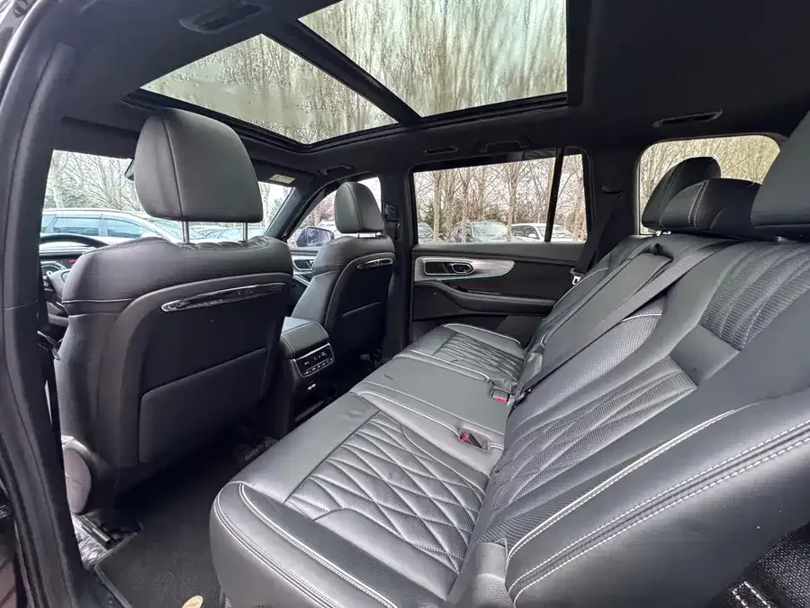 GAC Trumpchi GS8 Trumpchi GS8 2022 Dual Engine Series 2.0TM 2WD Premium Edition (7 Seaters) 2022 — миниатюра 2