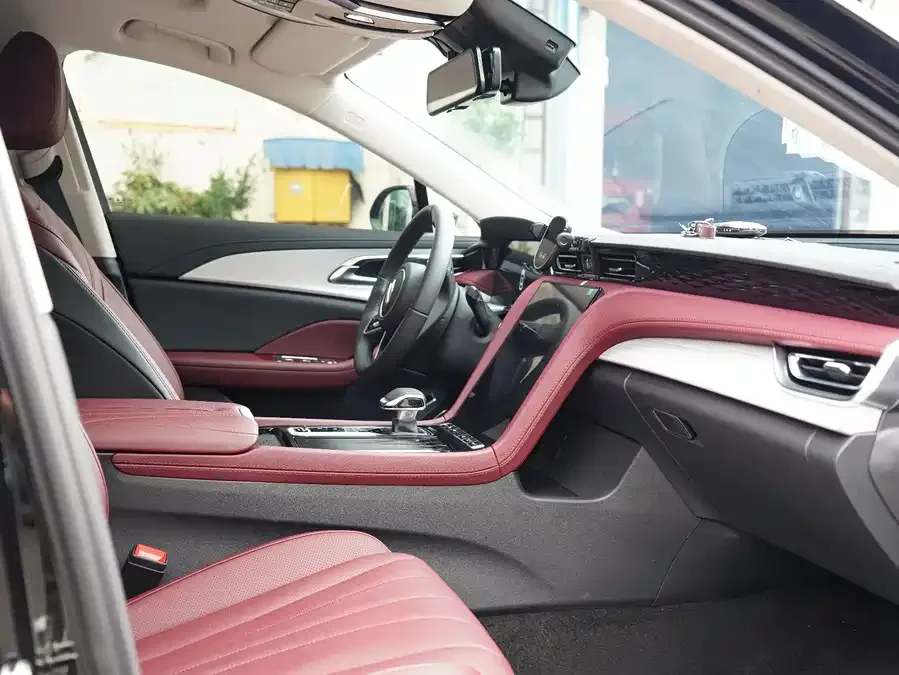 Hongqi H5 Hongqi H5 2025 2.0T Automatic Flagship Edition 2026 — миниатюра 4