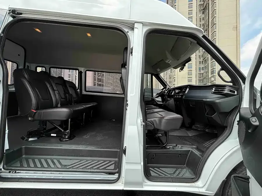 Jiangling Fushun Jiangling Fushun 2023 2.0T manual short-axle mid-top commercial multi-purpose passenger car 6 seats 2024 — миниатюра 3