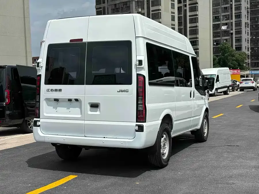 Jiangling Fushun Jiangling Fushun 2023 2.0T manual short-axle mid-top commercial multi-purpose passenger car 6 seats 2024 — миниатюра 4