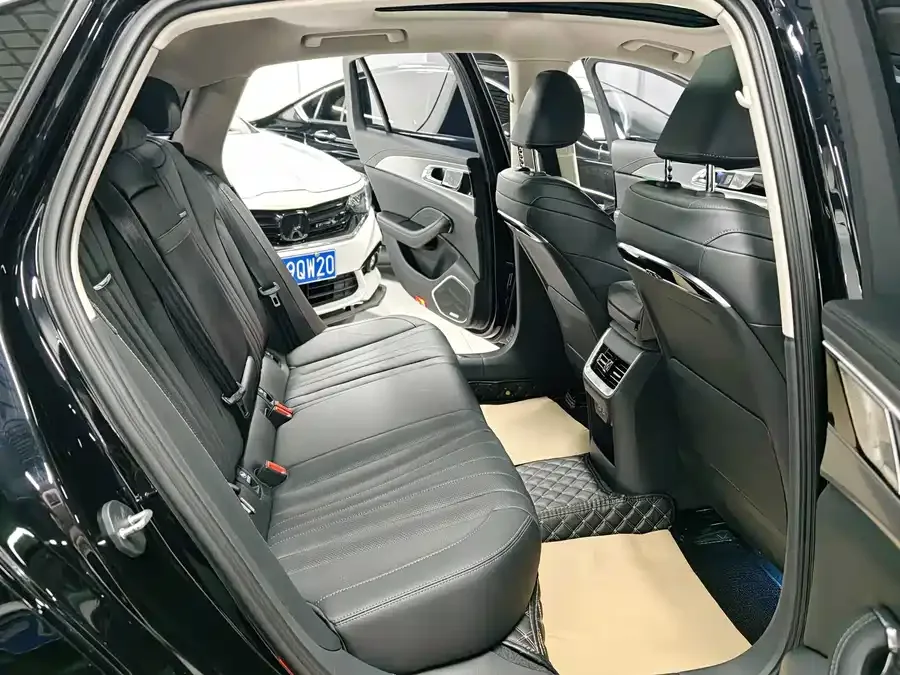 Hongqi H5 Hongqi H5 2023 2.0T Automatic Intelligent Connection Flagship Chang Edition 2022 — миниатюра 3