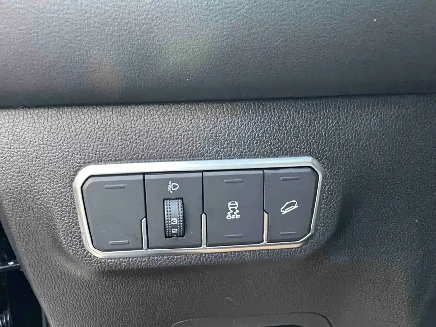 Haval M6 Haval M6 2021 PLUS 1.5T manual luxury smart connected model 2023 — миниатюра 5