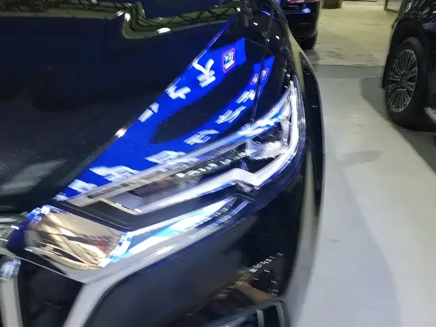 Hongqi HS5 Hongqi HS5 2022 2.0T Zhilian Flagship Edition 2022 — миниатюра 2
