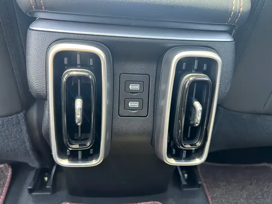 Haval Big dog Haval Big Dog 2022 1.5T DCT 2WD Labrador Edition 2023 — миниатюра 4