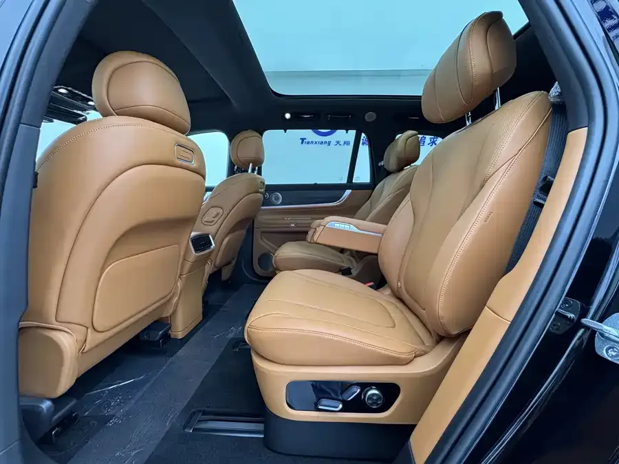 AITO M9 Wenjie M9 2024 Extended Range Max Edition 42kWh 6-seater Edition 2026 — миниатюра 3