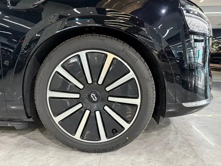 AITO M9 Wenjie M9 2025 Extended Range Ultra Edition 52kWh 5-Seat Version (192-line LiDAR) 2025 — миниатюра 4