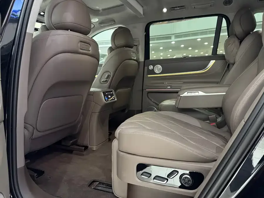 AITO M9 Wenjie M9 2025 Extended Range Ultra Edition 52kWh 6-Seat Version (192-line LiDAR) 2025 — миниатюра 3