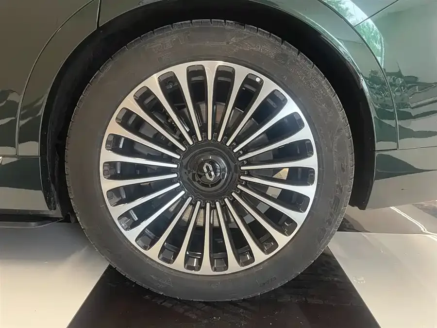 AITO M9 Wenjie M9 2024 Extended Range Ultra Edition 52kWh 5-seater Edition 2025 — миниатюра 3