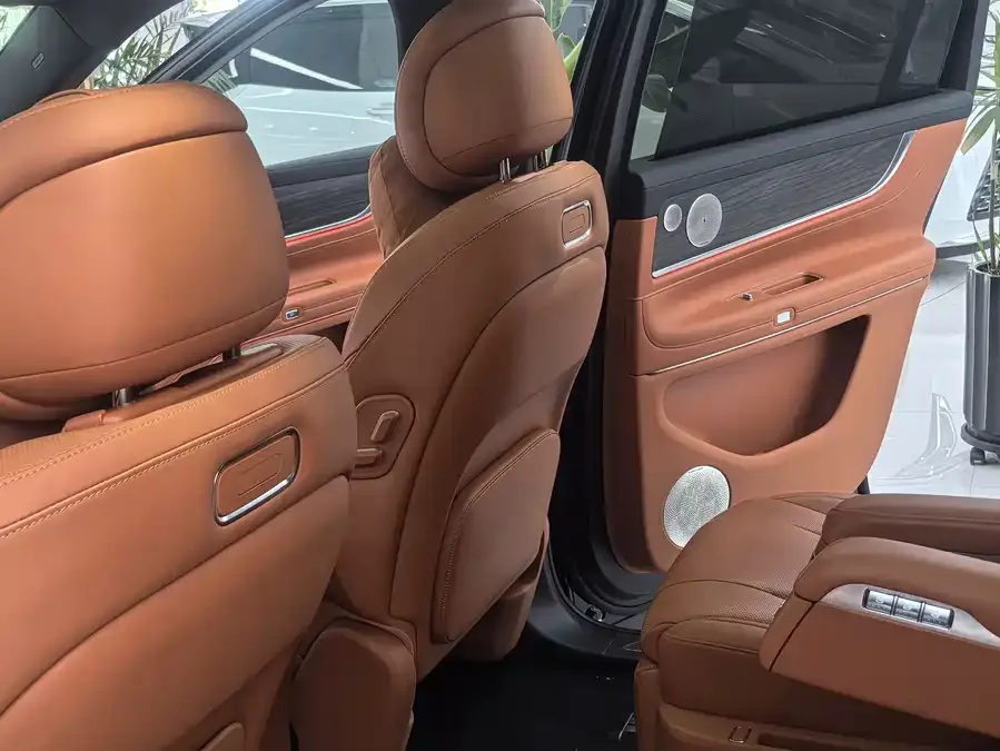 AITO M9 M9 2024 Extended Range Ultra Edition 42kWh 6-seater Edition 2025 — миниатюра 5