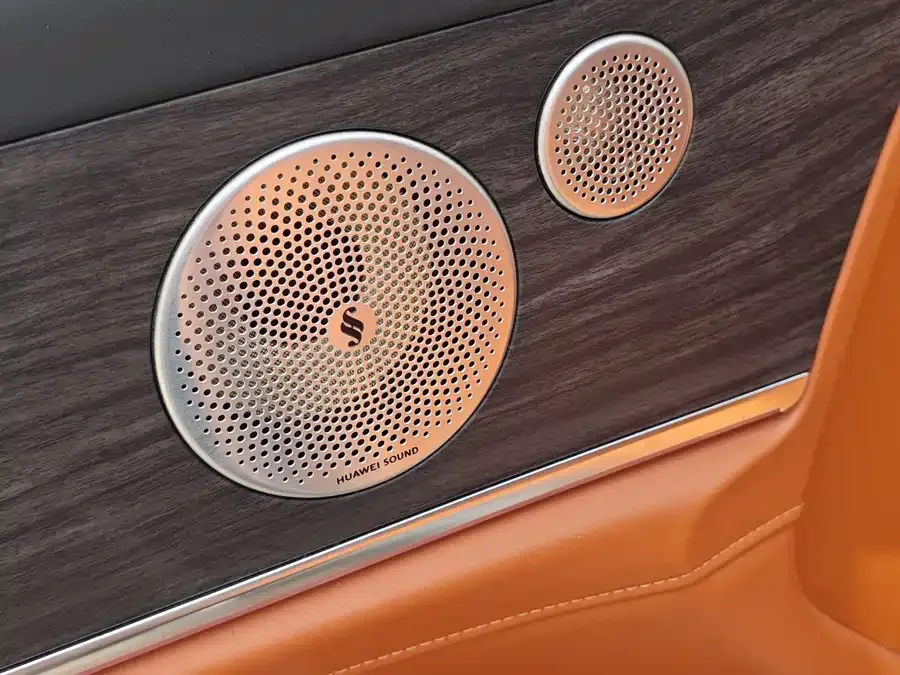 AITO M9 M9 2024 Extended Range Ultra Edition 42kWh 6-seater Edition 2024 — миниатюра 2