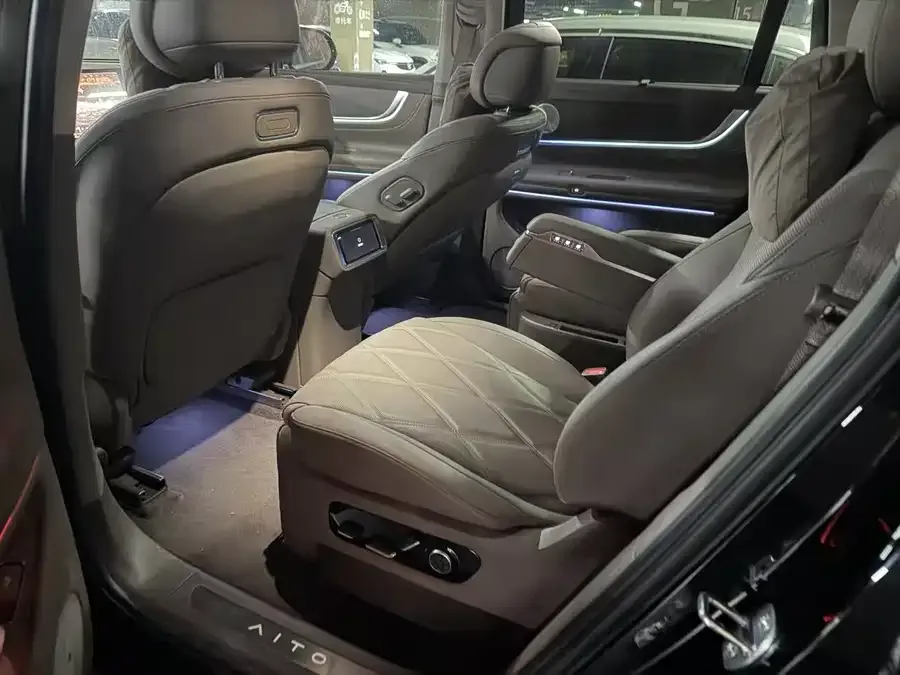 AITO M9 Wenjie M9 2025 Extended Range Ultra Edition 52kWh 6-Seat Version (192-line LiDAR) 2025 — миниатюра 4