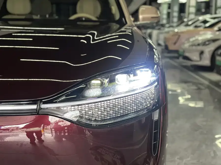 AITO M9 Wenjie M9 2025 Extended Range Ultra Edition 52kWh 6-Seat Version (192-line LiDAR) 2025 — миниатюра 2
