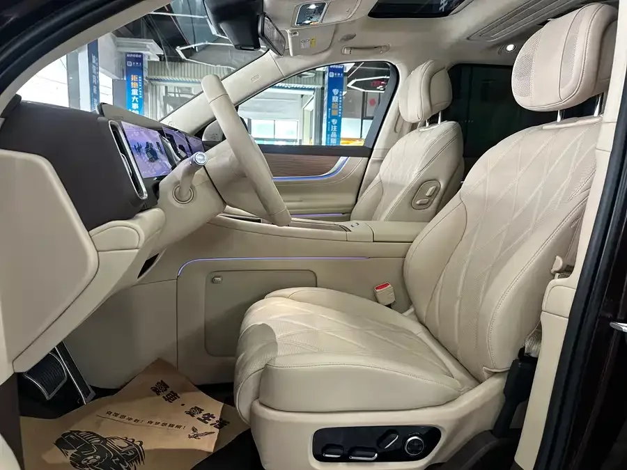 AITO M9 Wenjie M9 2025 Extended Range Ultra Edition 52kWh 6-Seat Version (192-line LiDAR) 2025 — миниатюра 3