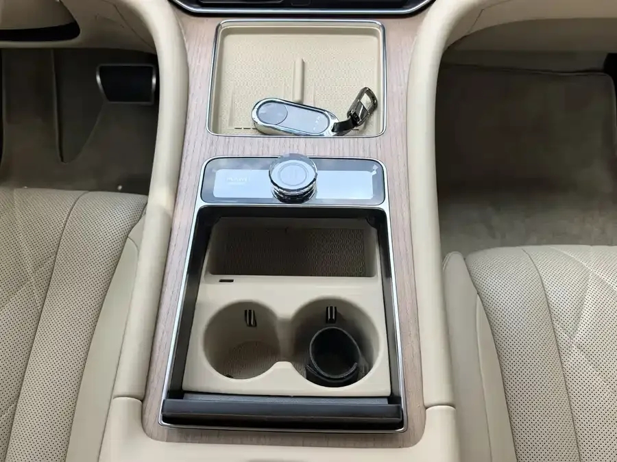 AITO M9 Wenjie M9 2024 Extended Range Ultra Edition 52kWh 5-seater Edition 2024 — миниатюра 4