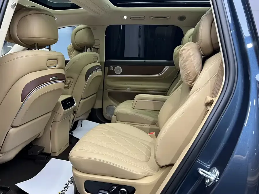 AITO M9 M9 2024 Extended Range Ultra Edition 42kWh 6-seater Edition 2025 — миниатюра 3