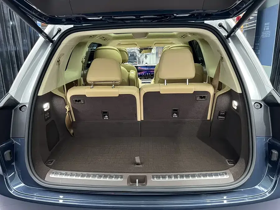 AITO M9 M9 2024 Extended Range Ultra Edition 42kWh 6-seater Edition 2025 — миниатюра 4