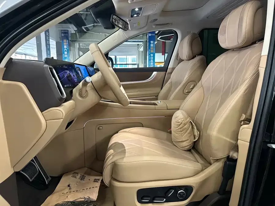 AITO M9 Wenjie M9 2025 Extended Range Ultra Edition 52kWh 6-Seat Version (192-line LiDAR) 2025 — миниатюра 3