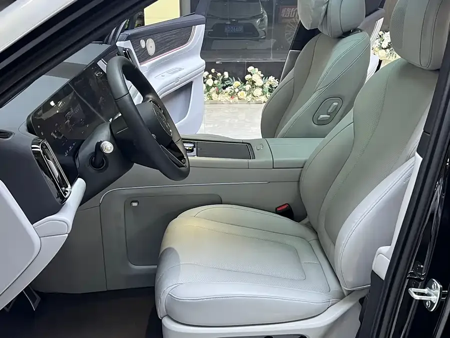 AITO M9 M9 2024 Extended Range Ultra Edition 42kWh 6-seater Edition 2024 — миниатюра 4